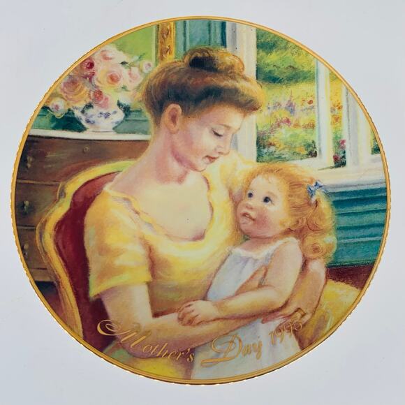 Collectors Plate A Mothers Love 1995 Porcelain Mothers Day Avon 22K Gold Rim - Picture 6 of 6